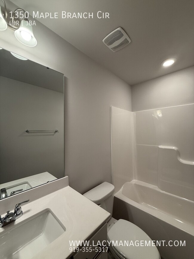Building Photo - 1350 Maple Br Cir