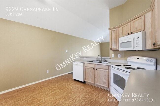 Building Photo - 9229 Chesapeake Ln