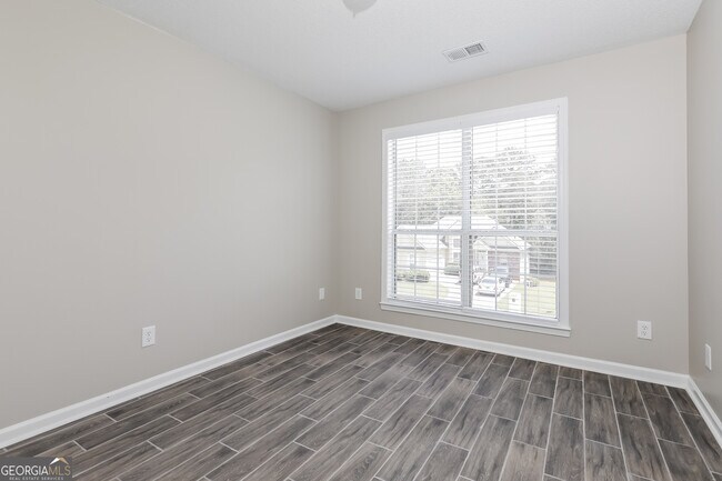 Building Photo - 165 Sawgrass Way