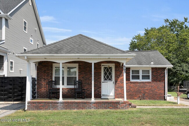 Building Photo - 663 Monmouth Ave