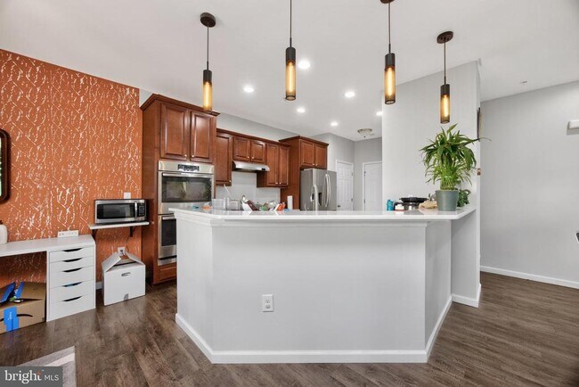 Building Photo - 271 Fairfield Cir W