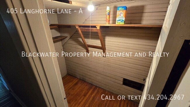 Building Photo - 405 Langhorne Ln