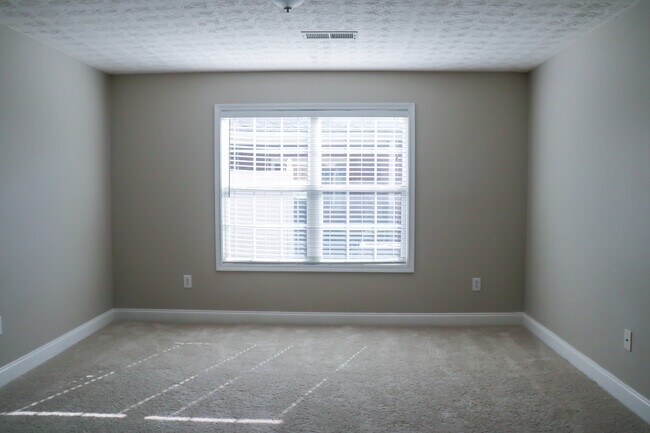 Building Photo - 322 Tara Commons Cir