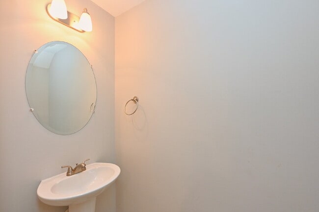 Building Photo - Minutes to Nashville! Stylish 2BR/2.5BA Goodlettsville Townhome