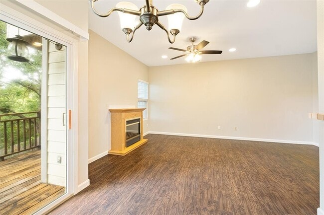 Building Photo - 1005 Canyon Edge Dr