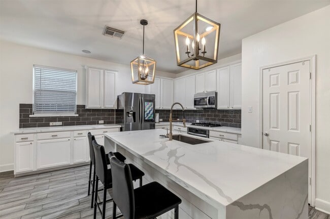 Building Photo - 22406 Miramar Crest Dr
