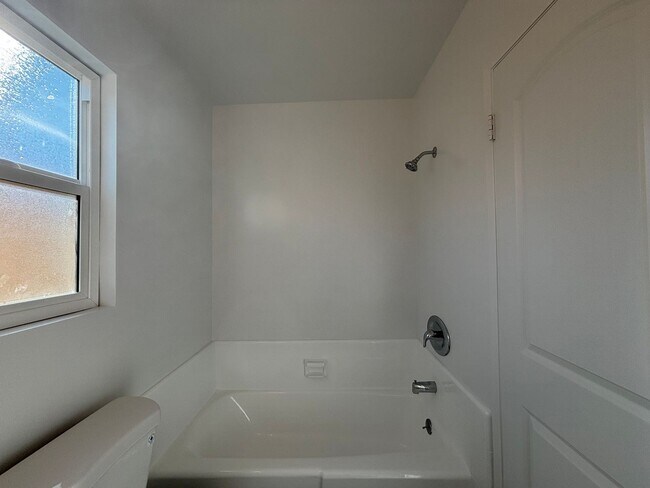 Building Photo - 1163 Winchester Ave