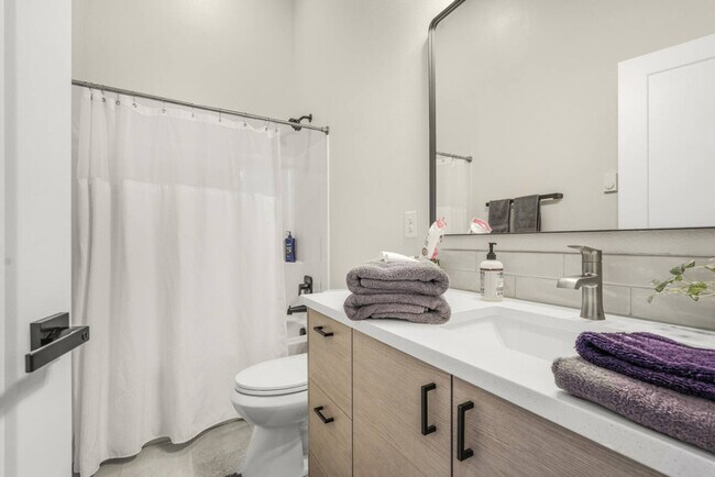 Building Photo - 15206 NE 96th St