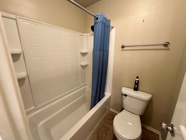 Building Photo - 4 bed 2 bath in Edmond