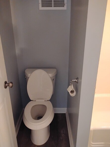 Building Photo - 210 Edward St