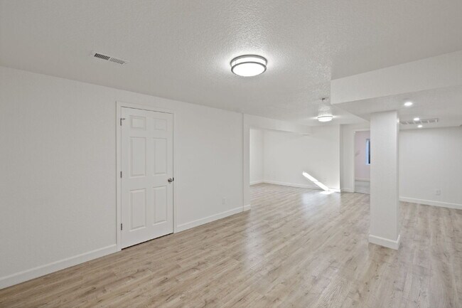 Building Photo - Spacious 6-Bedroom / 3.5-Bath Home — Great Location + Solar Savings!