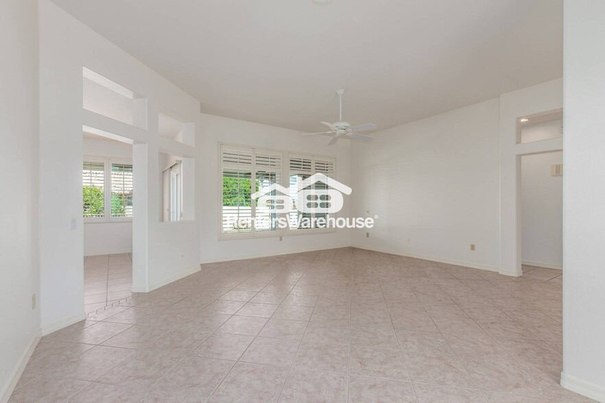 Building Photo - 15902 W Sentinel Dr
