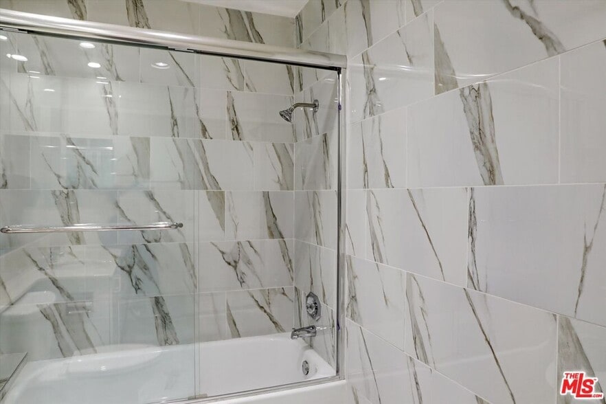 Building Photo - 10600 Wilshire Blvd