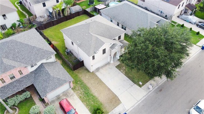Building Photo - 4113 Periwinkle Ave