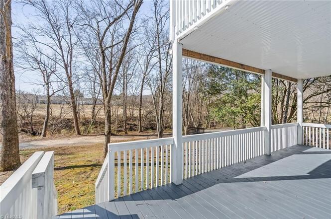 Building Photo - Room in House on Merry Oaks Trail