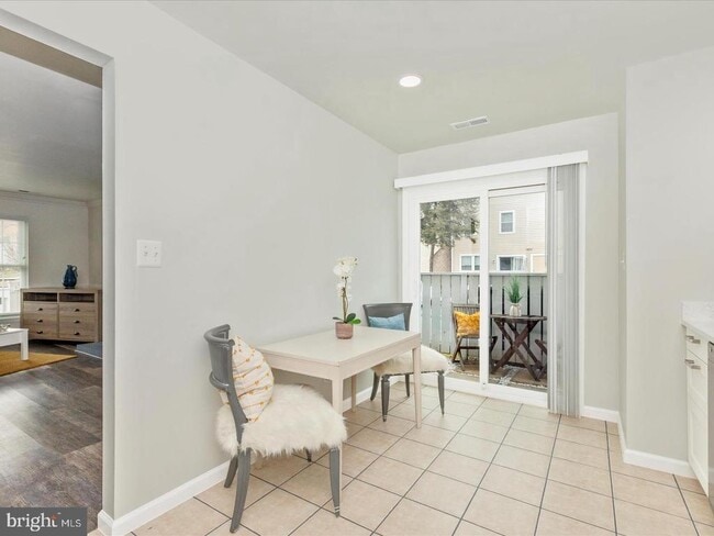 Building Photo - 11349 Appledowre Way