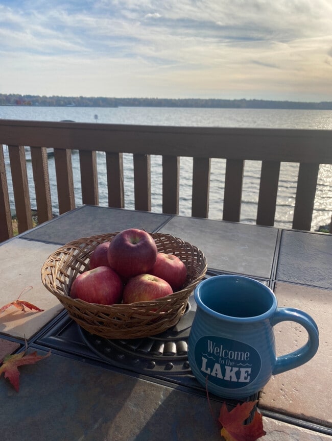 Building Photo - 2972 Holland Dr