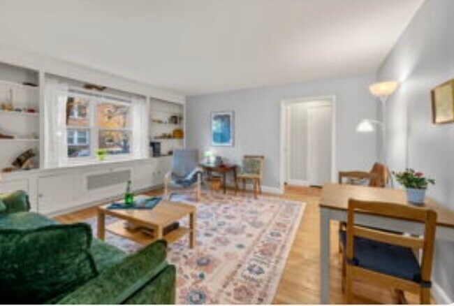 Building Photo - 5 Alton Ct