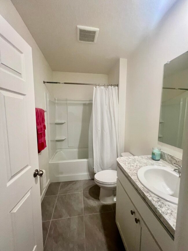 Building Photo - 6694 Topaz Dr