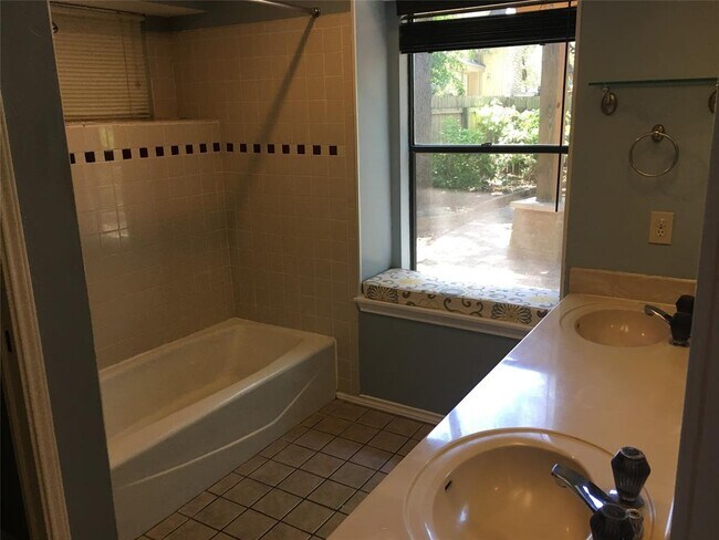 Building Photo - 12304 Boneta Cove