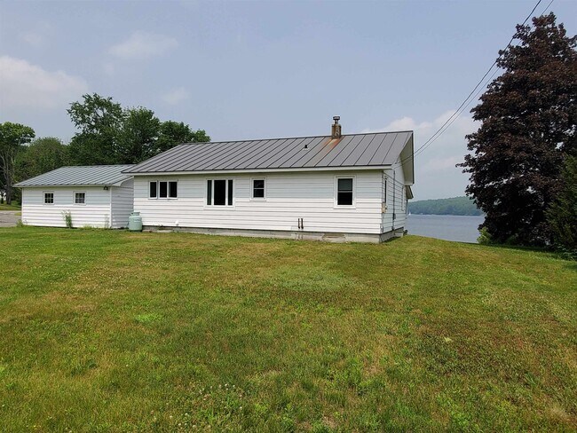 Building Photo - 737 Nh Rte 4a