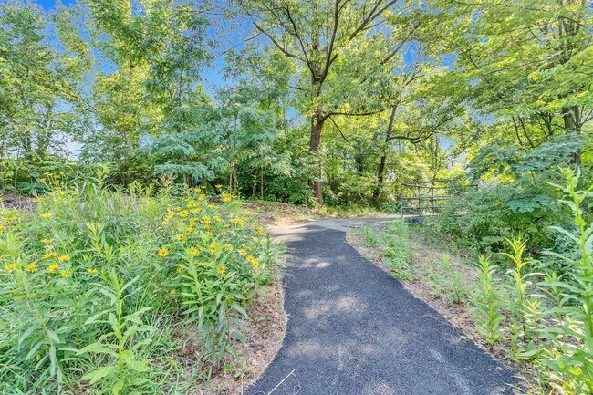 Building Photo - 11041 Villaridge Ct