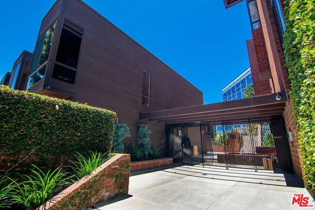 Building Photo - 1033 Carol Dr