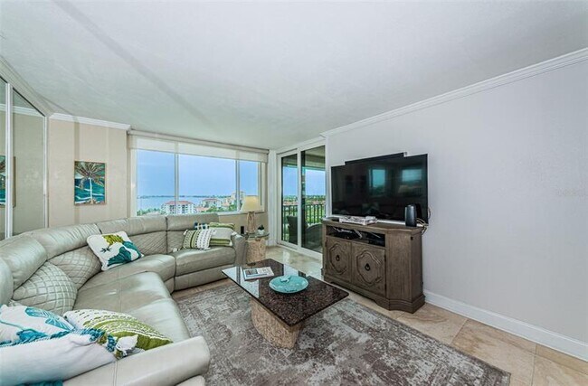 Building Photo - 6322 Palma Del Mar Blvd S