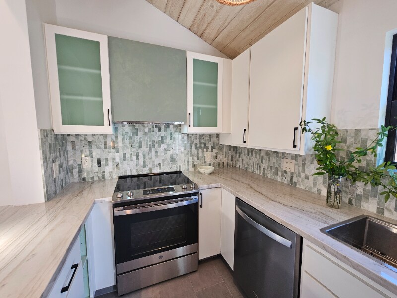 Building Photo - 520 10th St