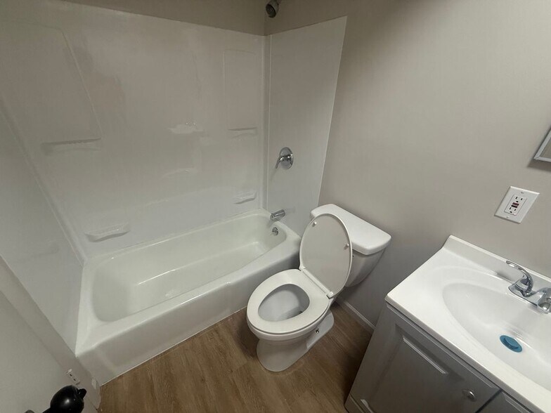 Building Photo - 8144 Troost Ave