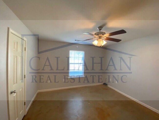 Building Photo - 8001 Langer Ln