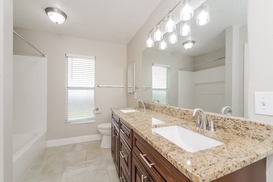 Building Photo - 3051 Bloomsbury Dr