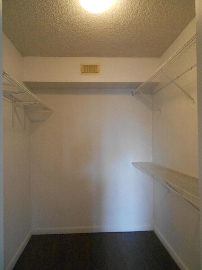 Building Photo - 8977 Wiles Rd