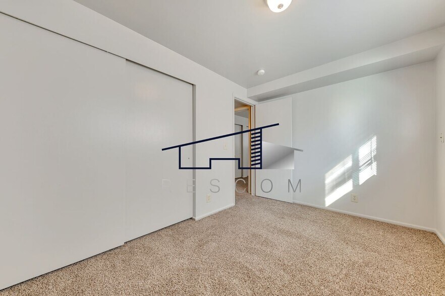 Building Photo - 800 State St