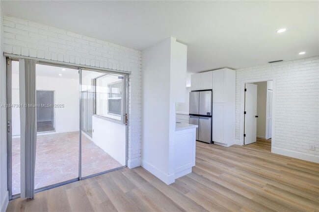 Building Photo - 2568 NW 34th Terrace