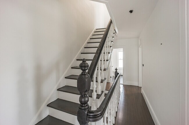 Building Photo - 62 Shrewsbury Ave