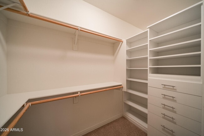 Building Photo - 2681 E Hampton Ln