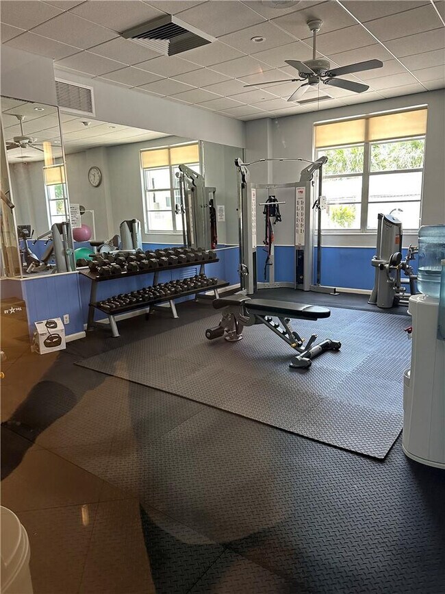 Building Photo - 4250 Galt Ocean Dr