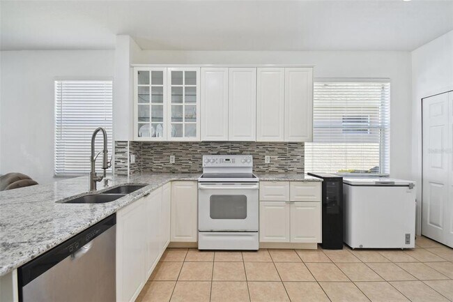 Building Photo - 258 Henley Cir