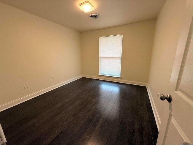 Building Photo - 12360 Warwick Ave