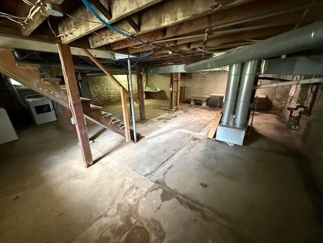 Building Photo - 1815 Nicholasville Rd