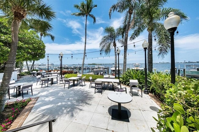 Building Photo - 4000 Towerside Terrace