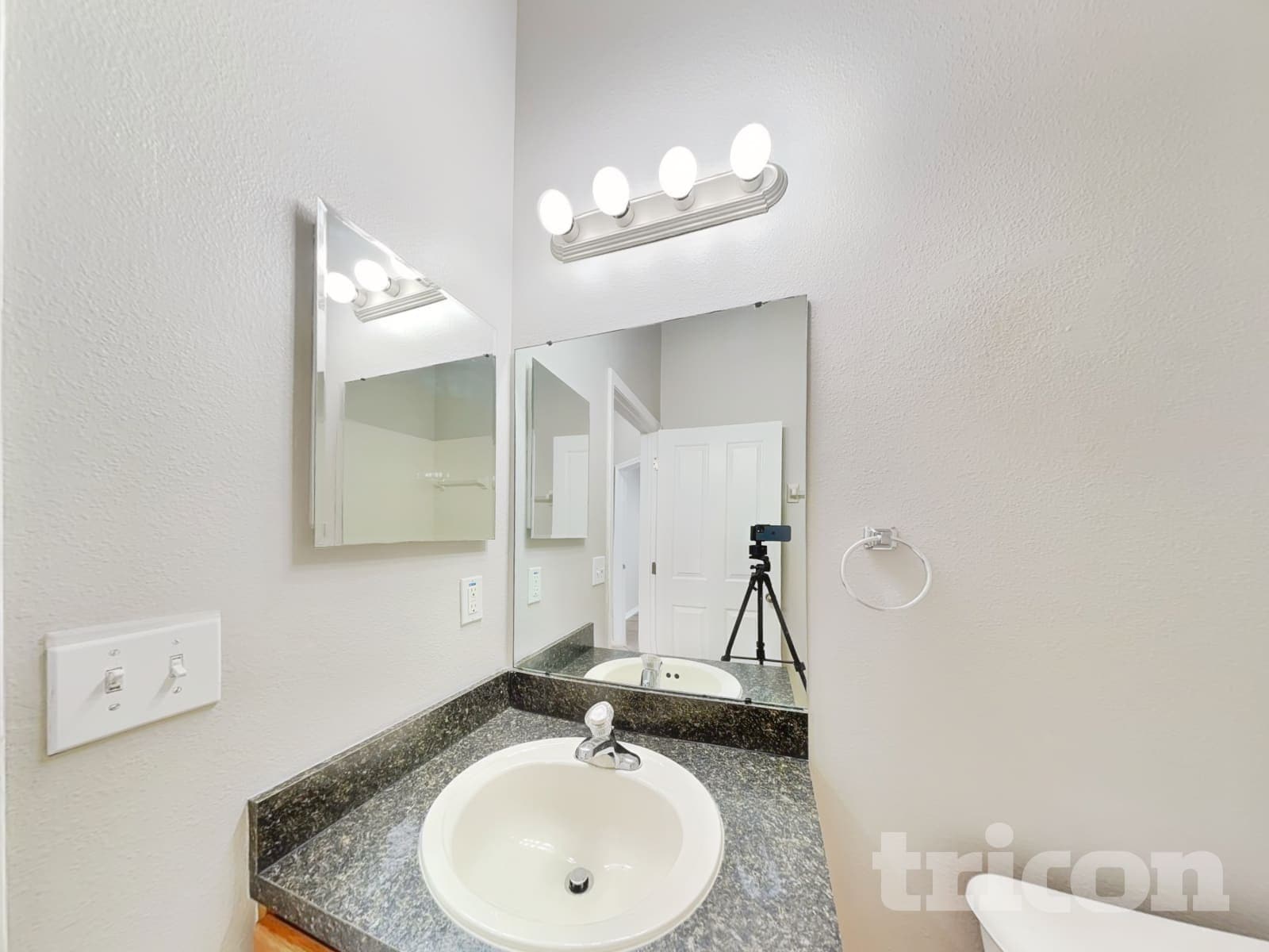 Building Photo - 9588 Southern Charm Cir