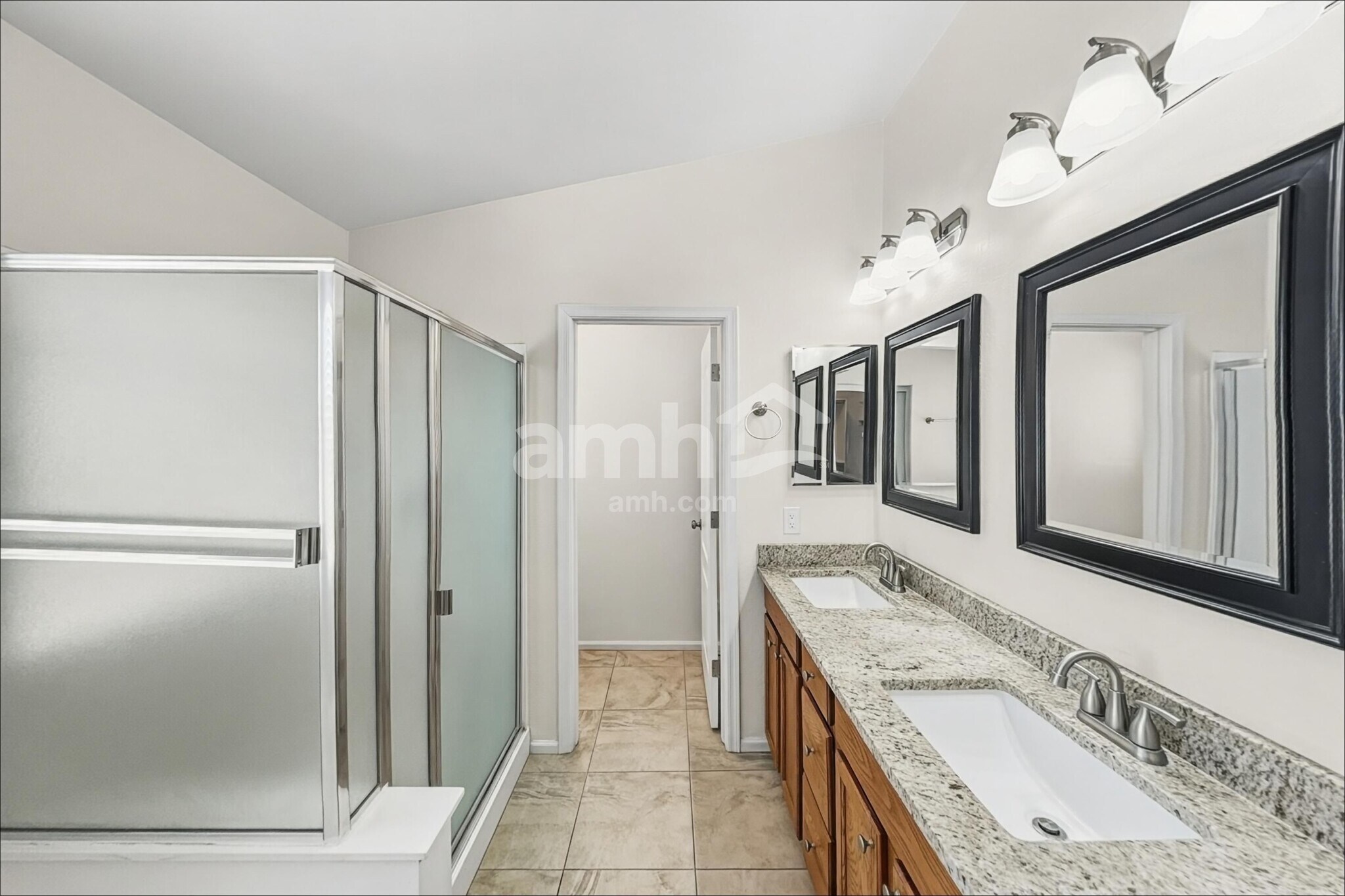 Building Photo - 3910 E Hematite Ln