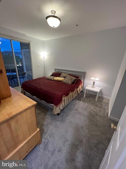 Building Photo - 1625 International Dr