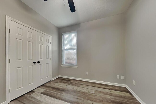 Building Photo - 4031 Echo Mountain Dr