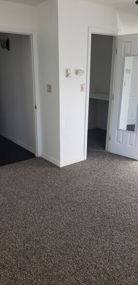 Door to close - 163 Learn Rd