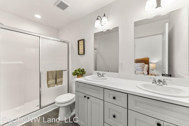 Building Photo - 3 br, 2.5 bath House - 2901 NE 137th Way