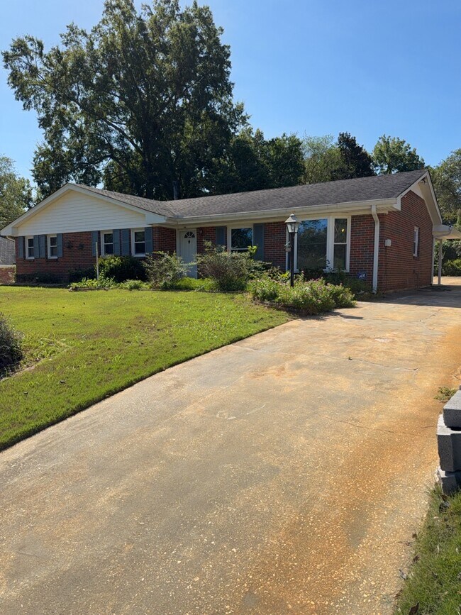 Building Photo - 4064 Johnstown Dr