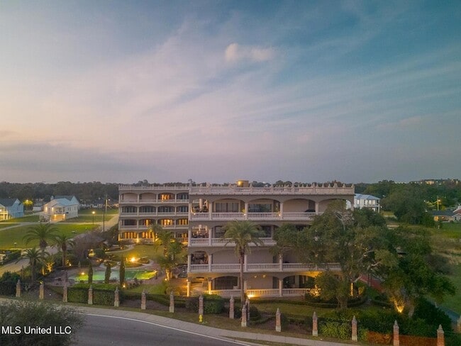 Building Photo - 4640 W Beach Blvd